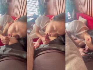 Đang trong quán cafe mà em bạo quá vạch quần anh ra bú mút